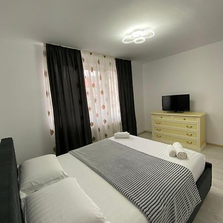 Sorinaapartament Târgu Neamț Exteriör bild